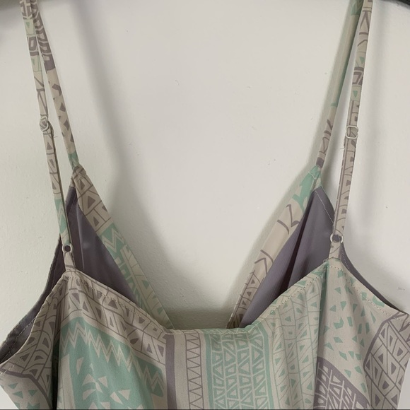 ADDISON Downey V Neck Silk Romper - Picture 4 of 9